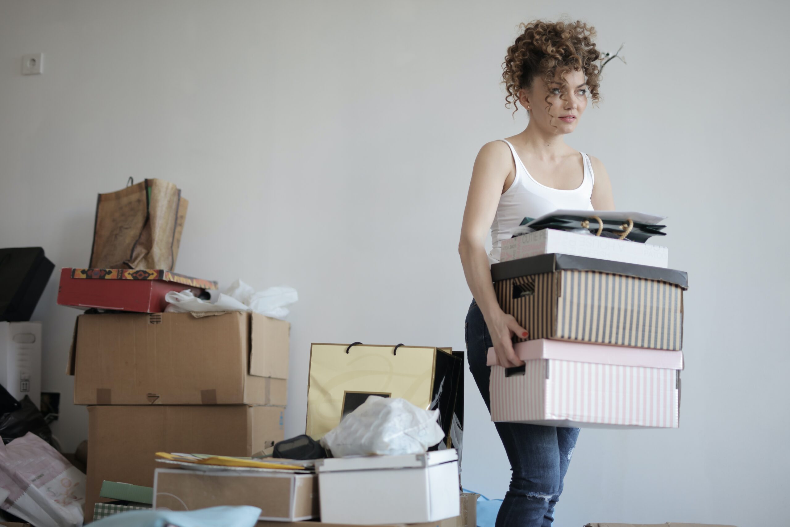 A student moving their belongings